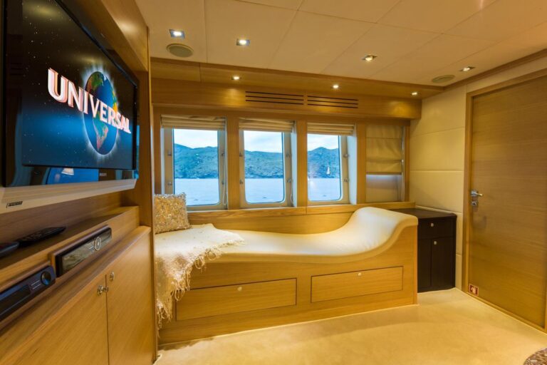 Master cabin seating