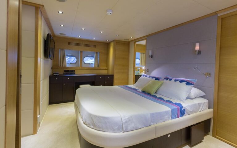 Guest cabin