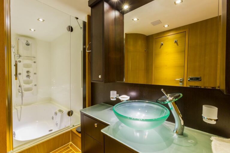 Guest ensuite