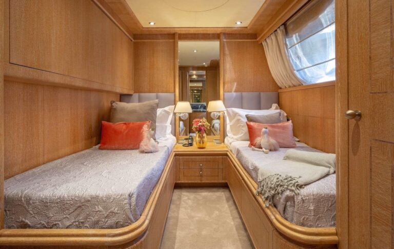 Twin cabin