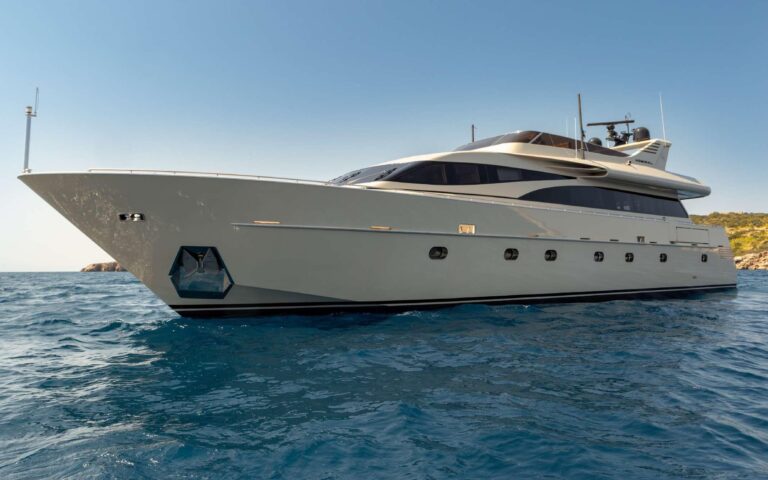 M/Y ANAMEL - Port bow