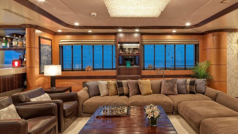 Main salon lounge