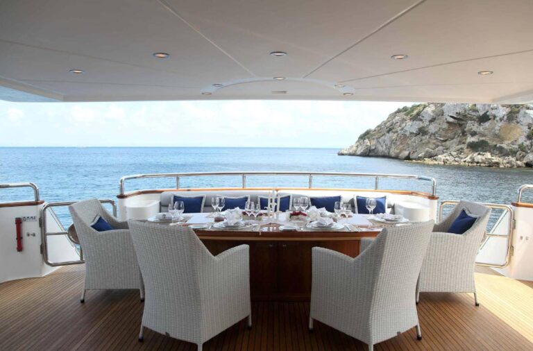 Aft deck dining