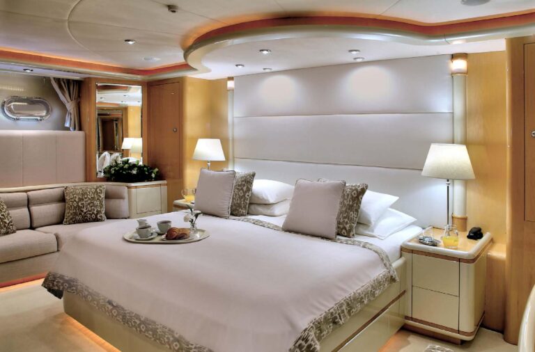 Guest cabin
