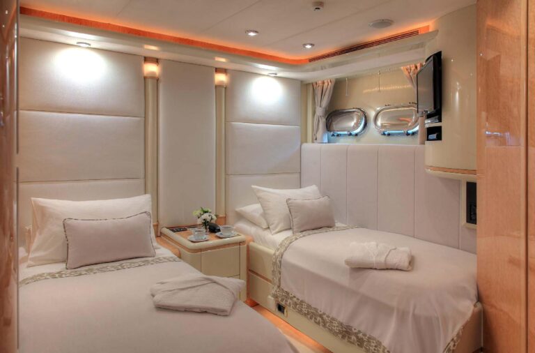 Twin cabin