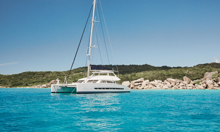 S/Y PELICAN - Anchored
