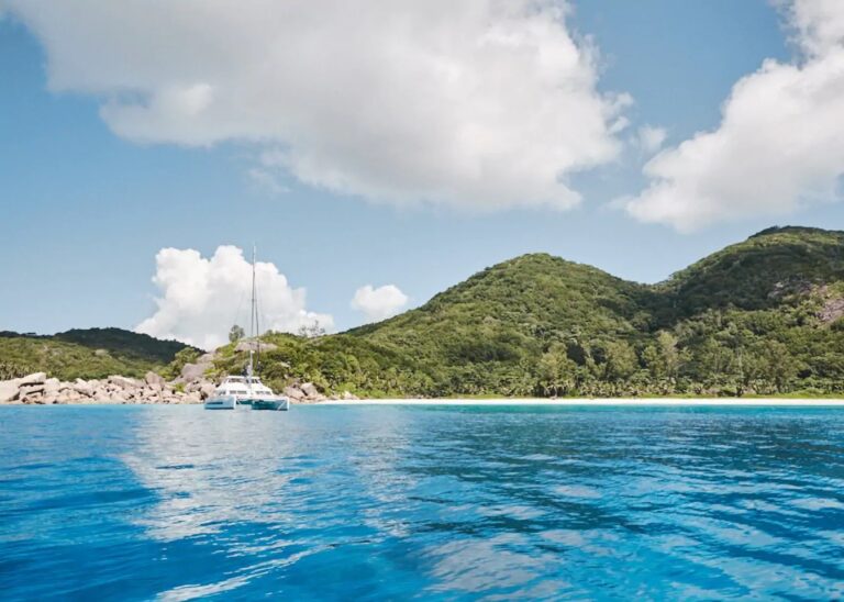 Pelican Catamaran Yacht In The Seyshelles