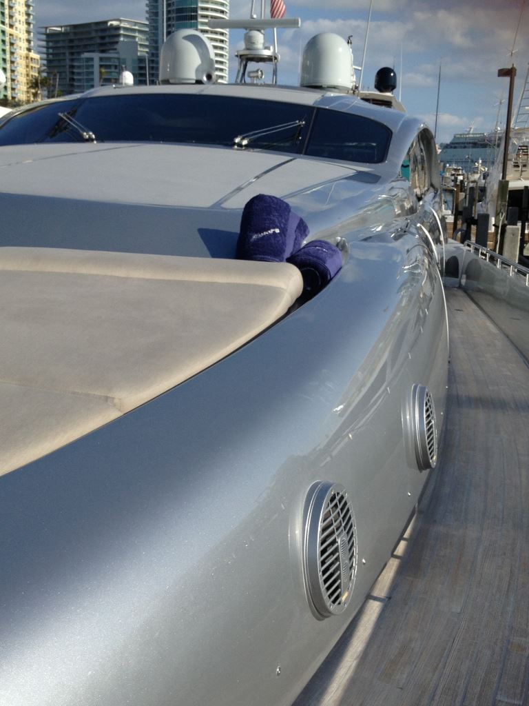 Pershing 88 - Bow port side