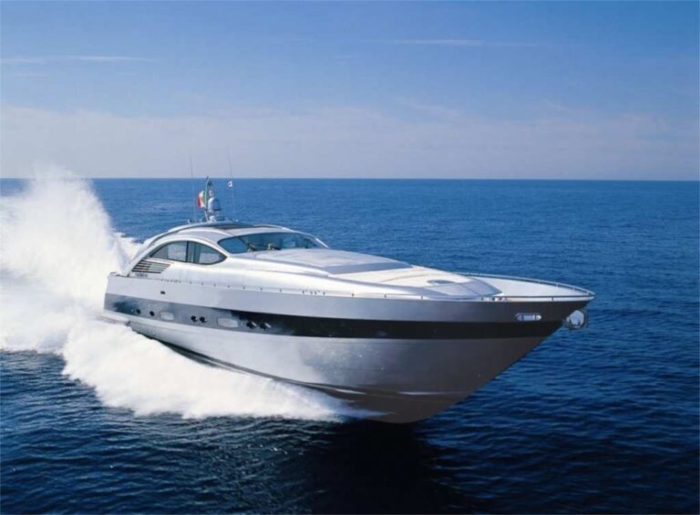 Pershing 88 - Cruising