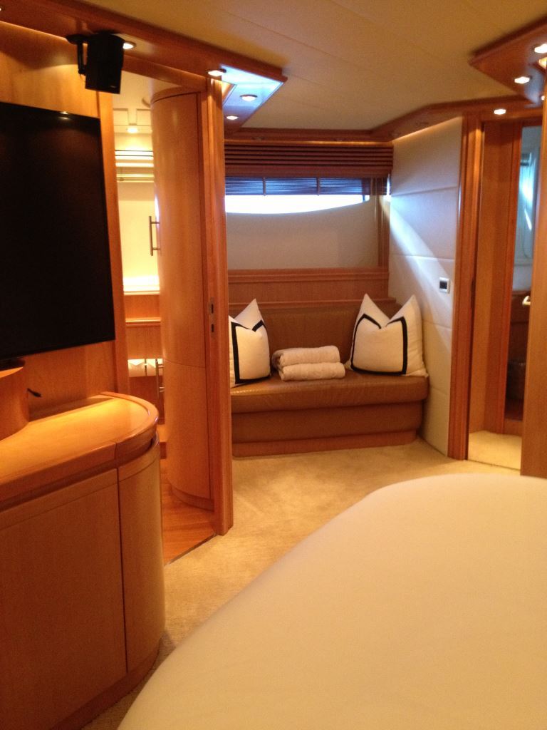 Pershing 88 - Master stateroom 2