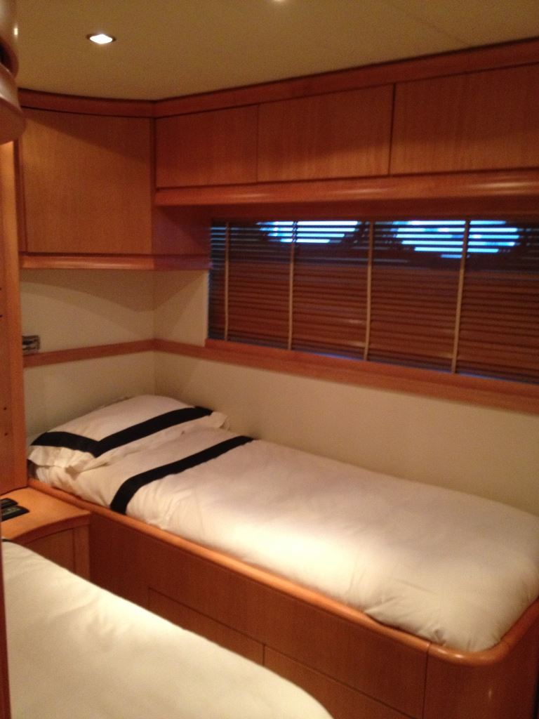 Pershing 88 - Port statemroom