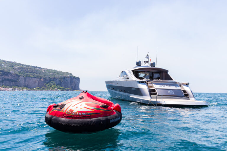 Pershing Motor Yacht CINQUE - At Anchor
