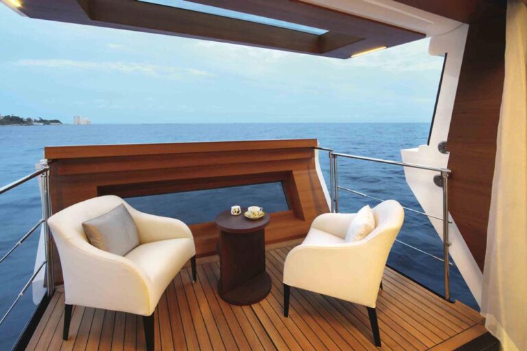 Petrus II Owner Balcony