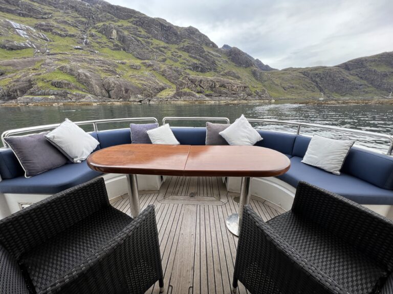 Aft deck seating