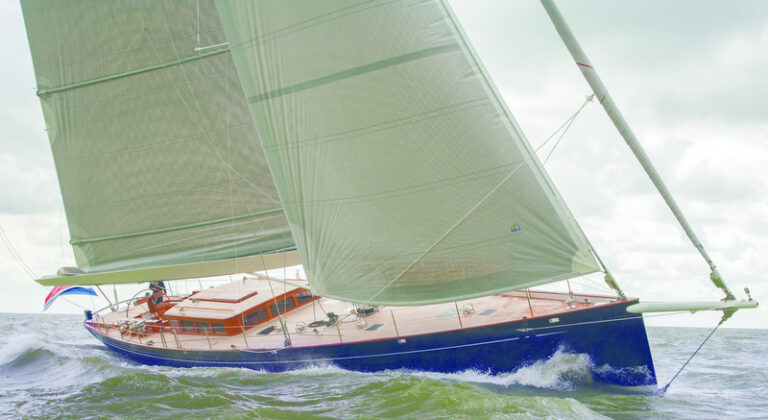 Pilot Classic 85 Yacht Windhunter II by Hoek Design and Aluboot