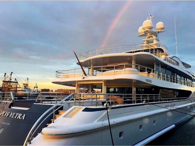 Plvs Vltra. Photo credit @kdewet