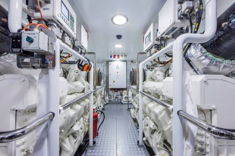 Pram Jamuna IV Yacht - Engine Room - Photo Alberto Cocchi