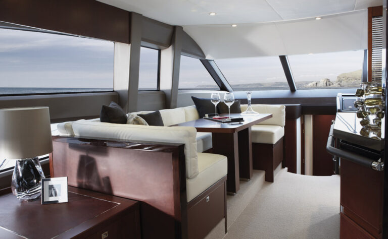 Princess 64 LADY M - Dining