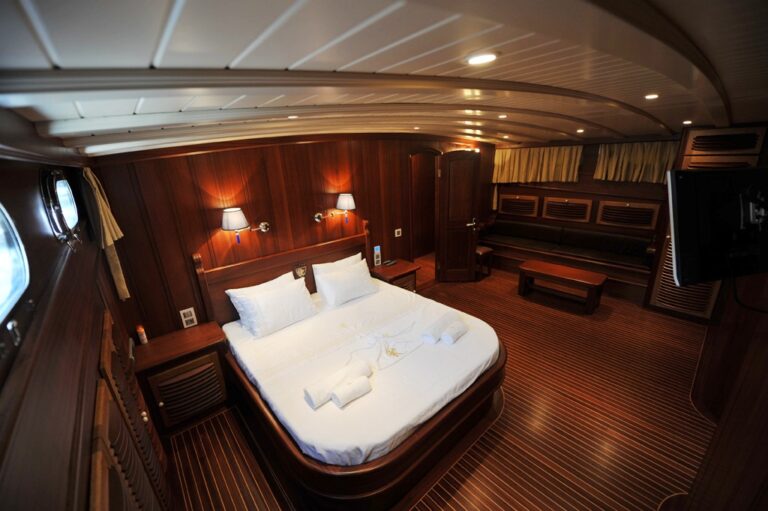 Princess Karia II - Forward Master Cabin 2