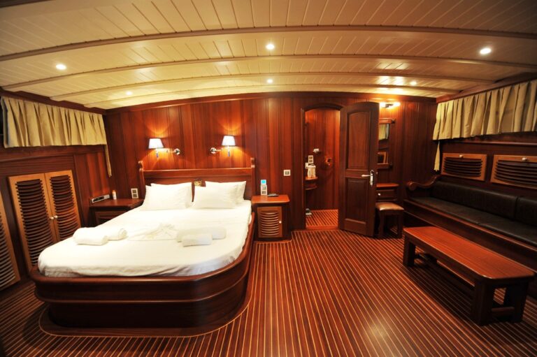 Princess Karia II - Forward Master Cabin