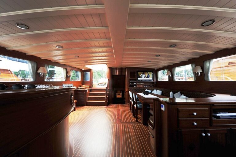 Princess Karia II - Main Salon