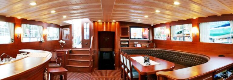 Princess Karia II - Salon