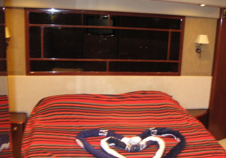 Princess Yacht LADY M  - Guest Cabin