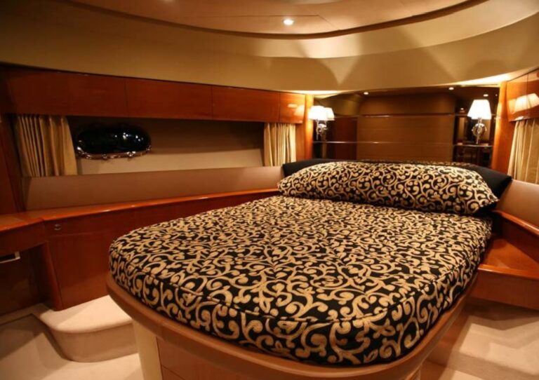 Princess Yacht LADY M  - Master Cabin