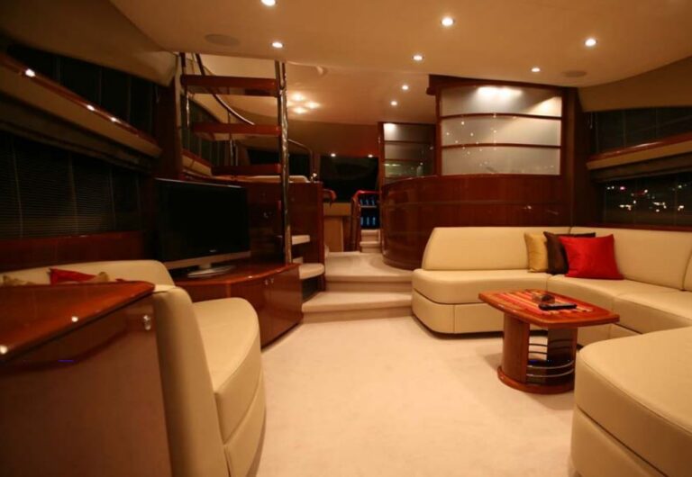 Princess Yacht LADY M  - Salon