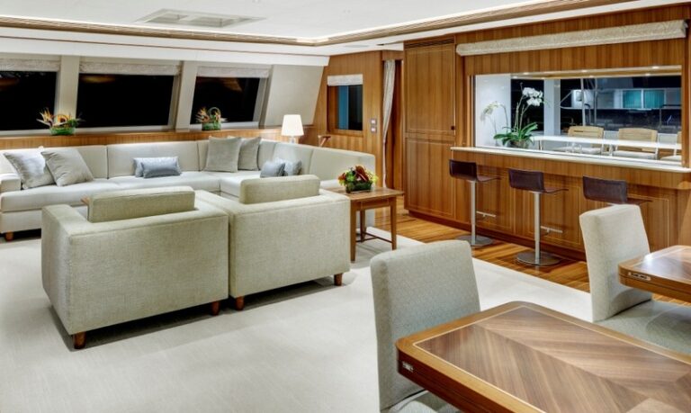 Q5 Quintessential superyacht Saloon-001