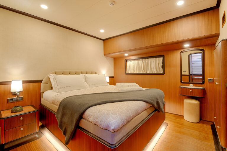 Double Cabin