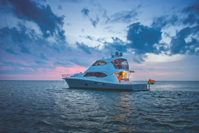 R75 Yacht
