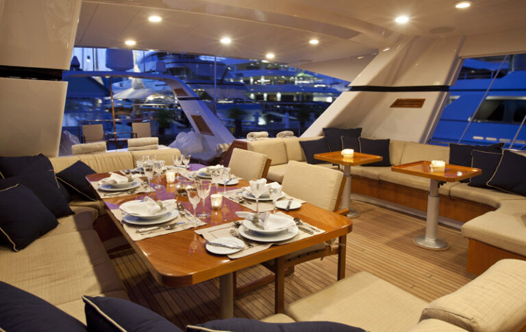 REE Alfresco Dining