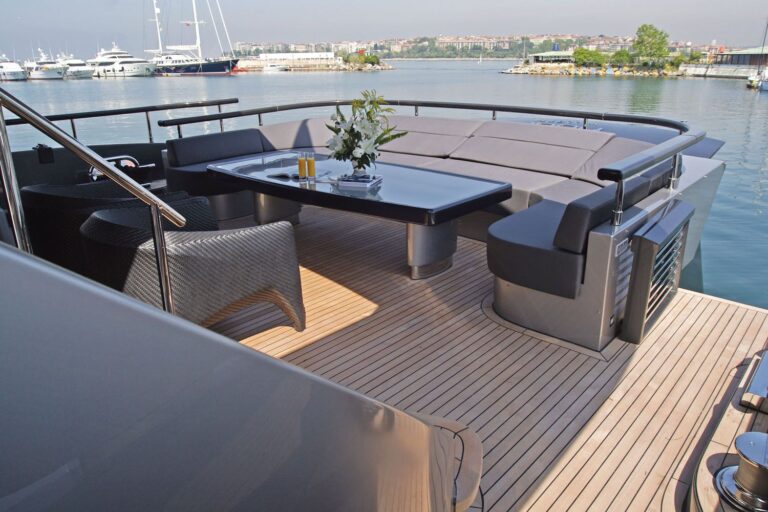 Main aft deck