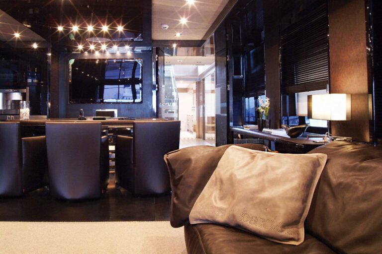 Salon with dining forward