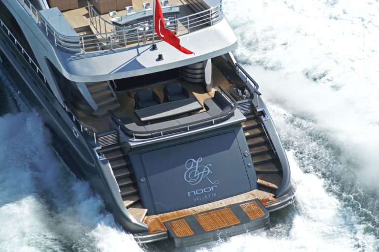 37m RL NOOR - Stern