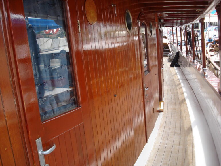 ROMANCA - Side deck