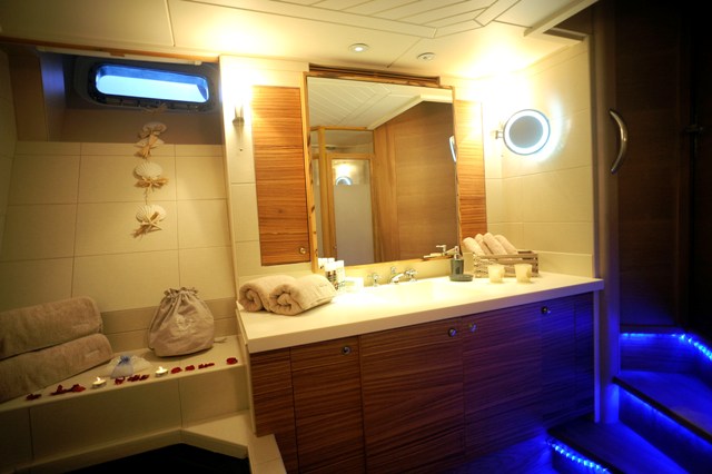 ROSPIYA -  Master Bath