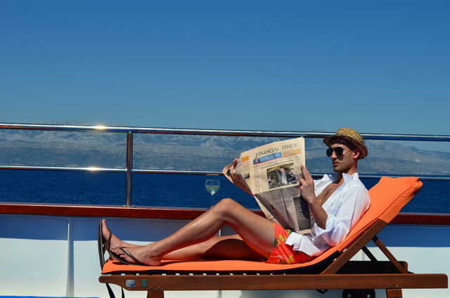ROYAL ELEGANZA -   Relaxing on Deck