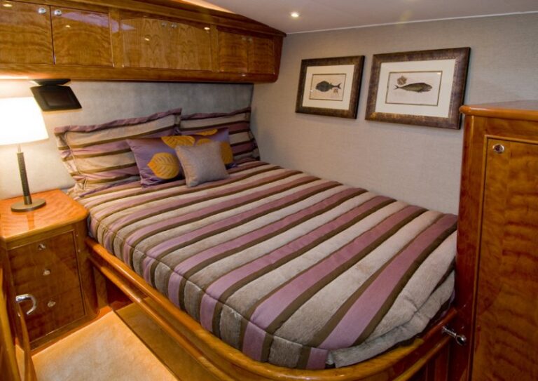 Ravaganza Yacht - Stateroom
