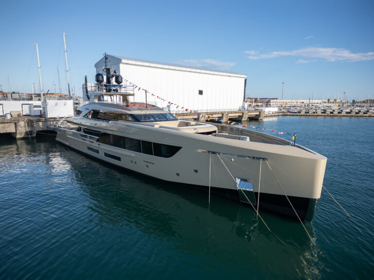 Rilassata Yacht On Water - Photo Credit Giuliano Sargentini