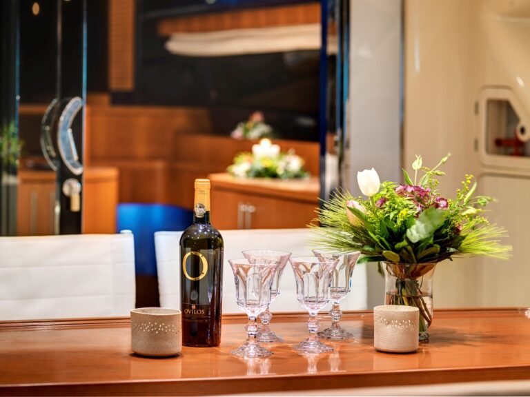 Riva 68 Yacht SPACE - Details