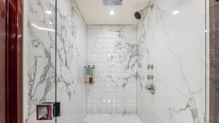 Rock It Guest Suite - Shower Credit Yachting Image