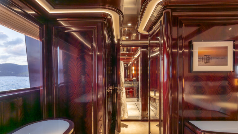Rock It Master King Suite - Walk Through To Ensuite Bathroom Credit Yachting Image
