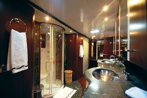 Rosinante of Notika Master Bath