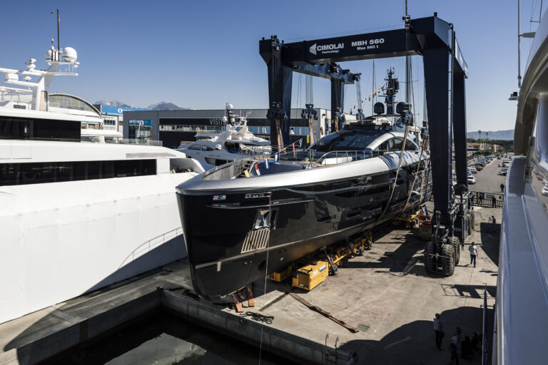 Rossinavi Superyacht Flying Dagger