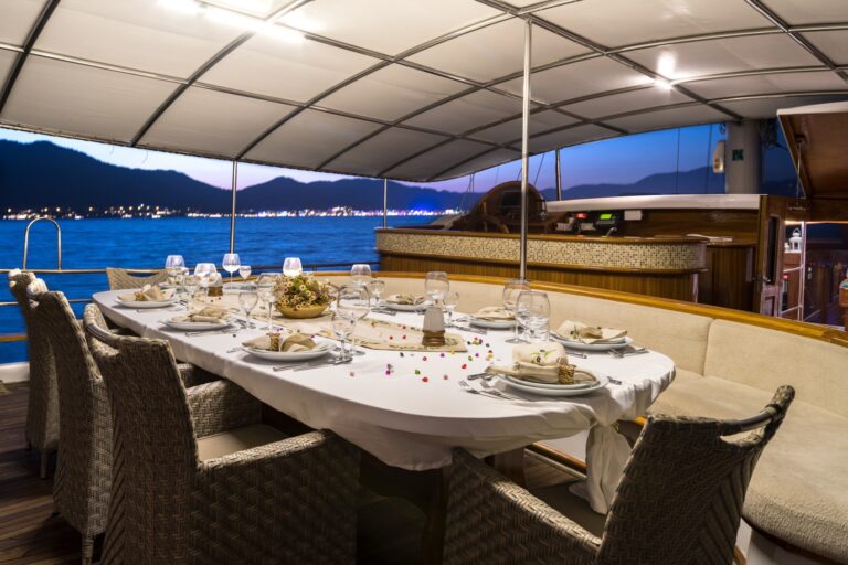 Aft Deck Dining
