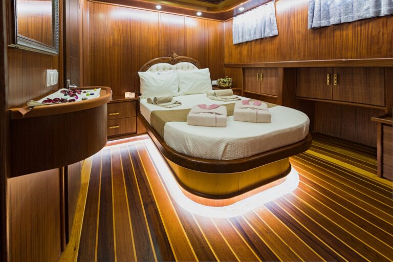 Double Cabin