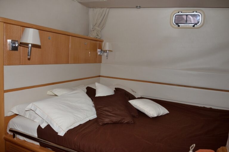 SAGITTARIUS - Guest cabin