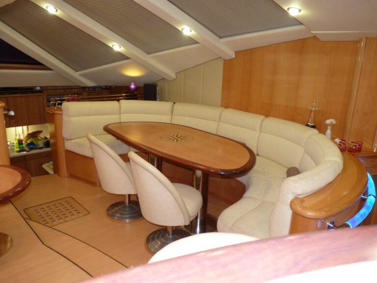 SAGITTARIUS - Salon formal dining